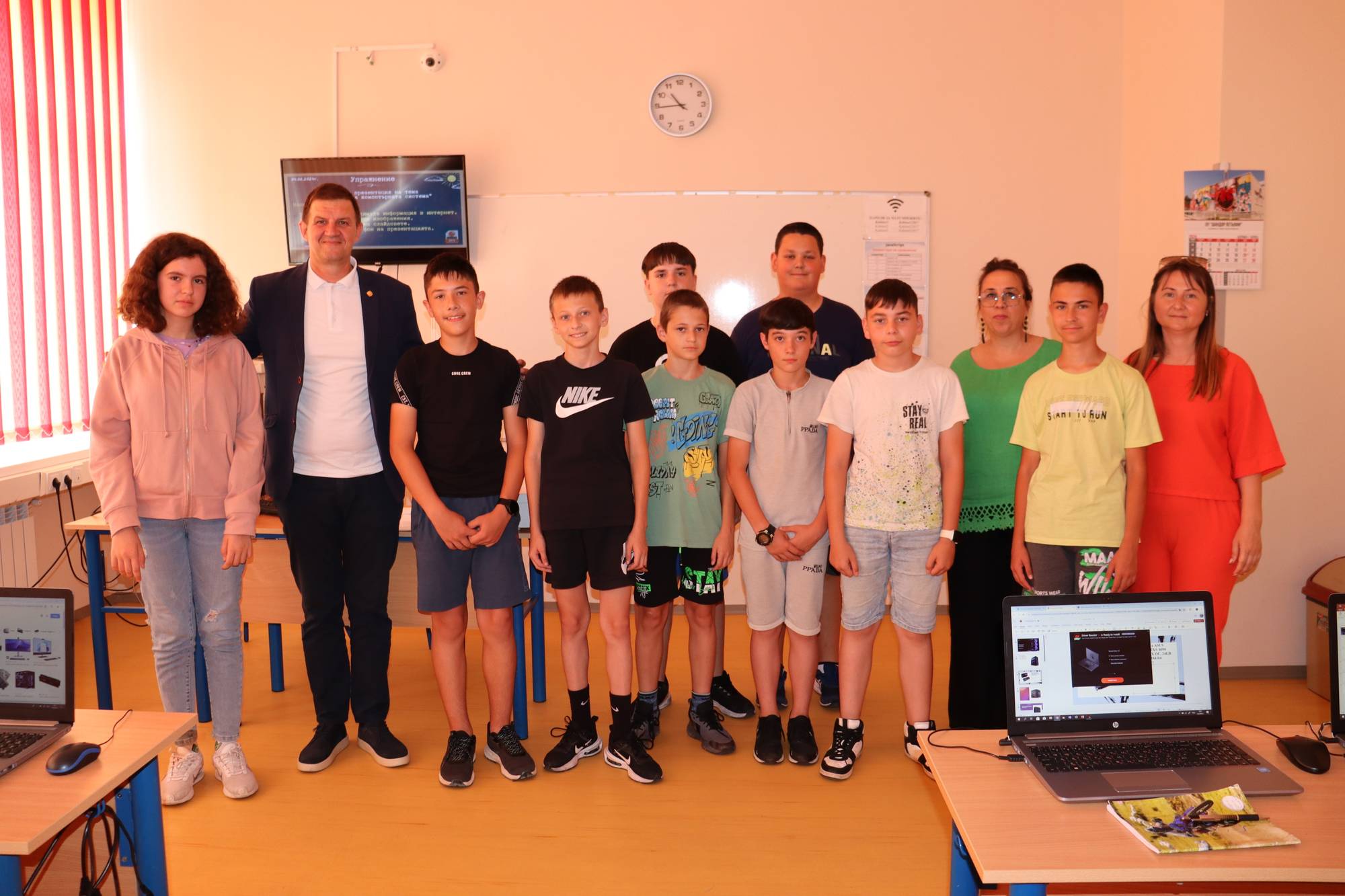 Кметът на Хасково се срещна с ученикът, който спечели първо място на регионалния кръг в IT олимпиада